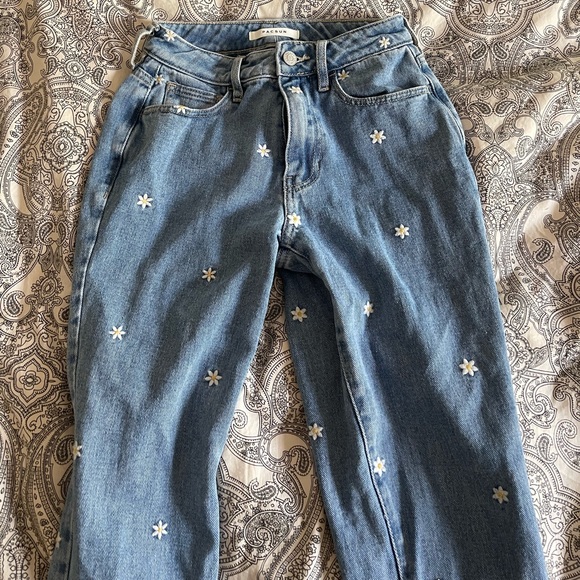PACSUN embroidery daisy mom jeans - Picture 2 of 5